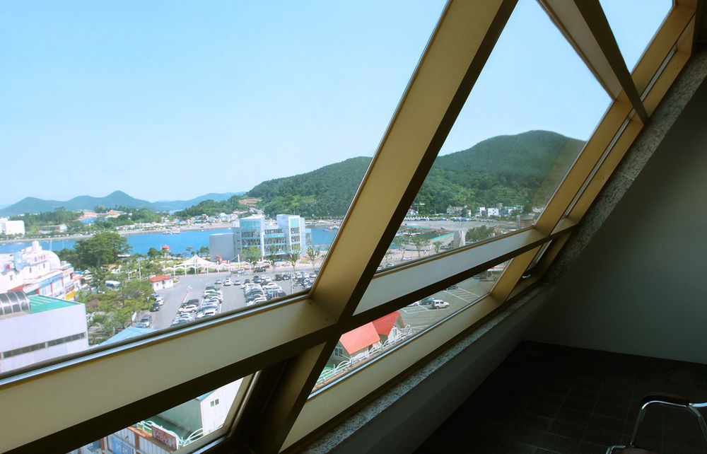 Gallery Tourist Hotel Тхонъён Экстерьер фото