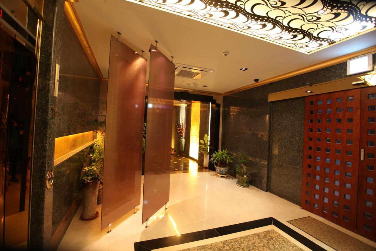 Gallery Tourist Hotel Тхонъён Экстерьер фото