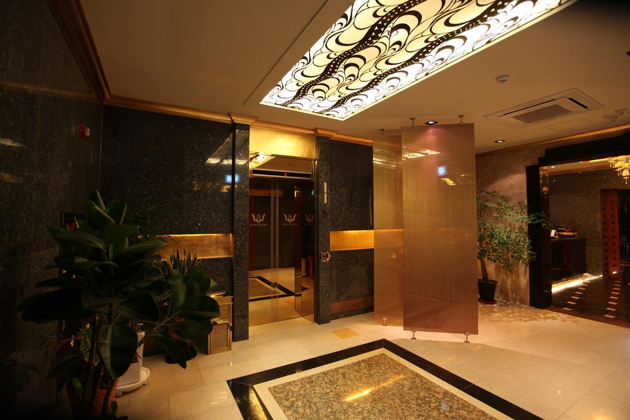 Gallery Tourist Hotel Тхонъён Экстерьер фото