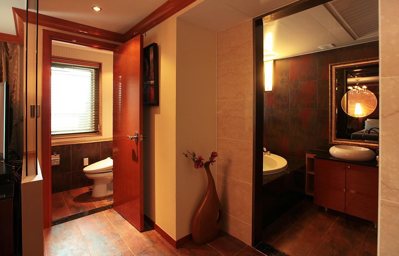 Gallery Tourist Hotel Тхонъён Экстерьер фото