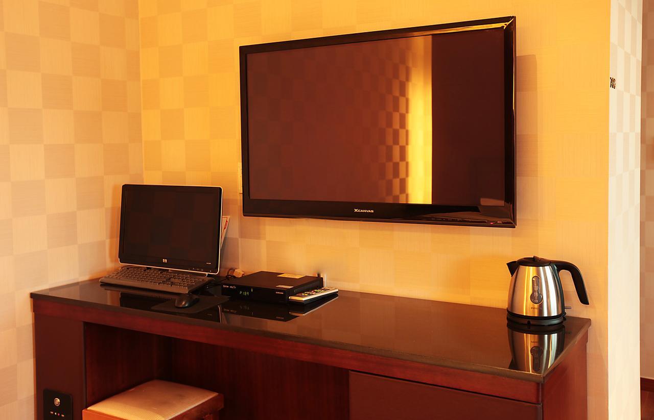 Gallery Tourist Hotel Тхонъён Экстерьер фото